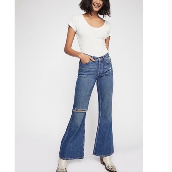 We The Free People Relaxed Heritage Flared Distressed Jeans Size 28 - Picture 10 of 16